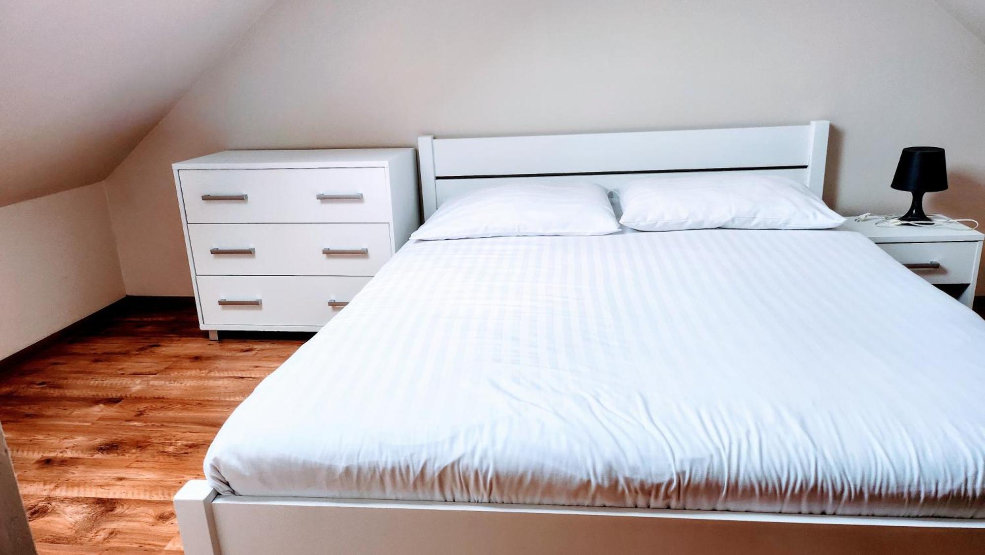 B&B Dom Z Bali Milkow  Phòng bức ảnh